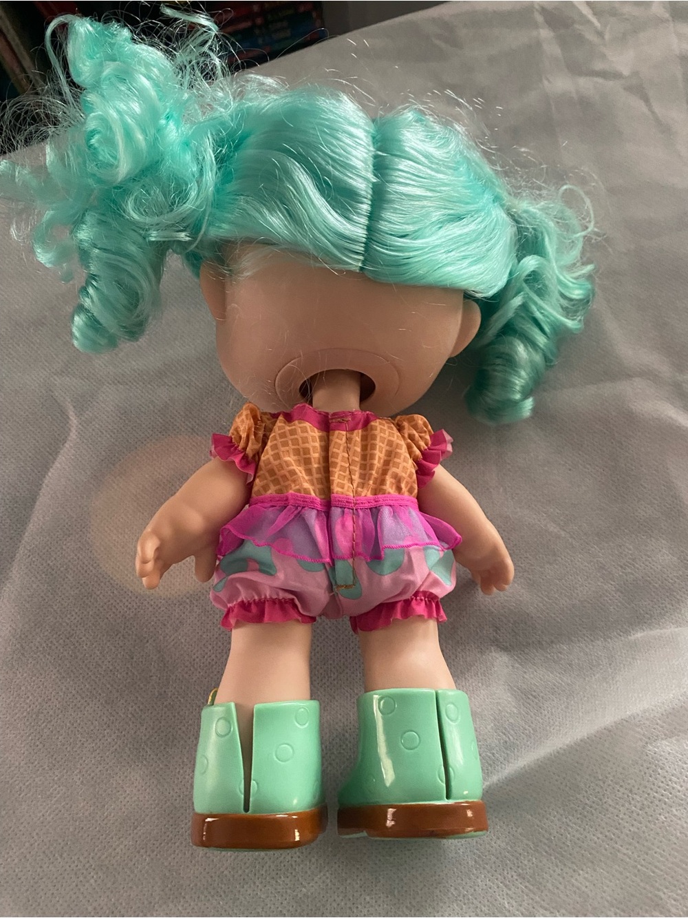 Kindi Kids Snack Time Doll Peppa Mint Bobble head 10 Inch Glitter Eyes - Picture 4 of 8
